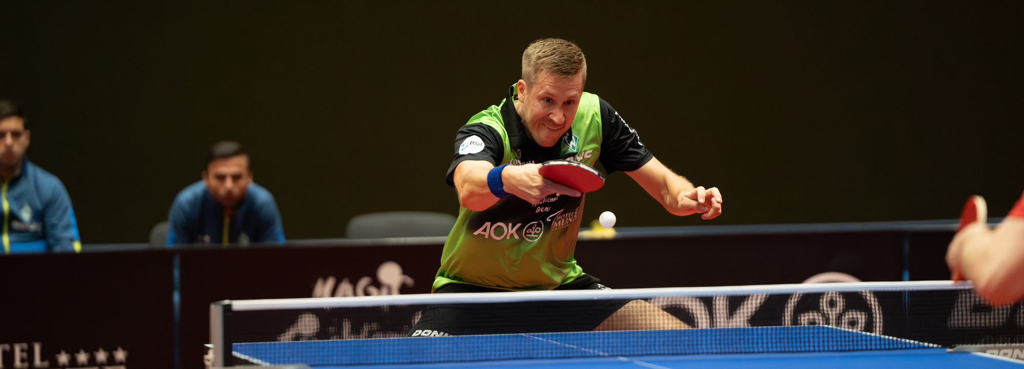 Bremen stay on track as Apolonia impresses